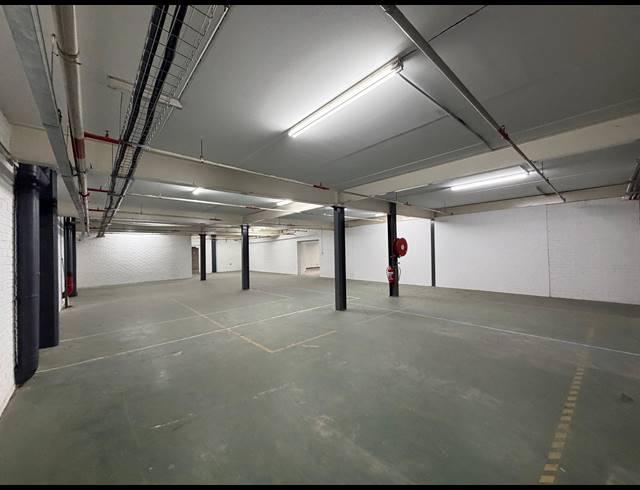 676M² WAREHOUSE TO LET IN VORNA VALLEY